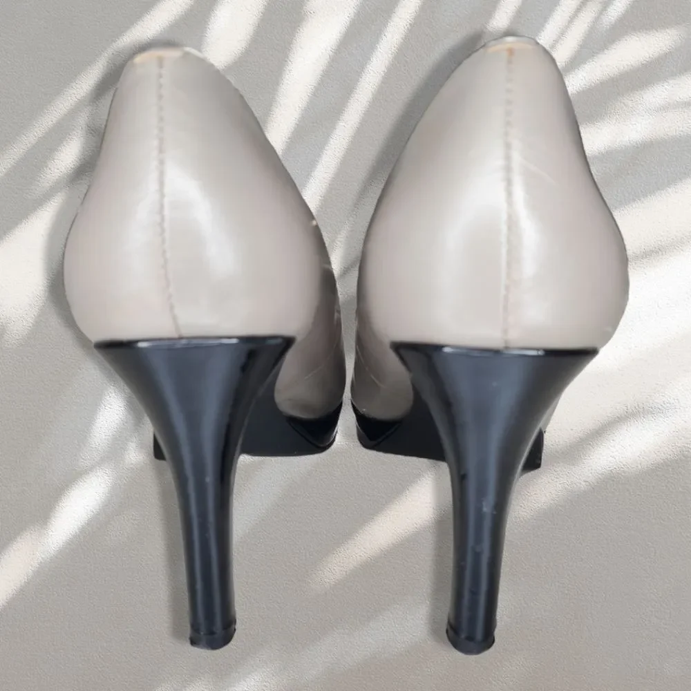 Tahari Ta-Laurie Grey Taupe Two-Tone Leather Pump - Picture 3 of 10